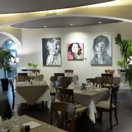 Hotel Le H - & Restaurant 3*