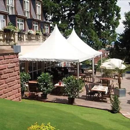 Le H - & Restaurant Hotel