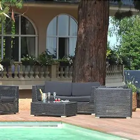 Le H - & Restaurant Hotel