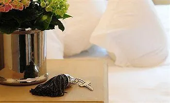 Le H - & Restaurant Hotel 3*