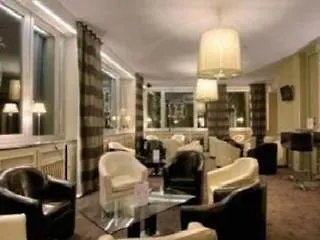 Le H - & Restaurant Hotel