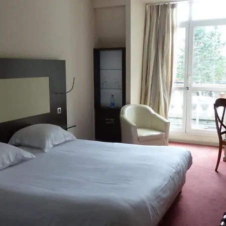 Le H - & Restaurant Hotel 3*