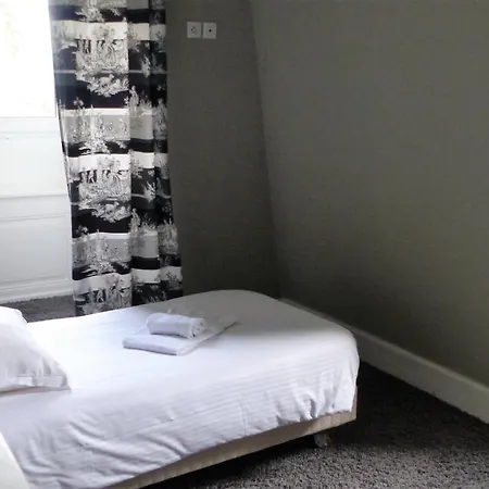 Le H - & Restaurant Hotel 3*