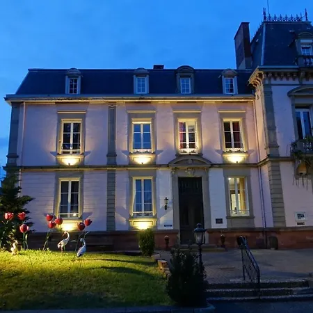 Le H - & Restaurant Hotel